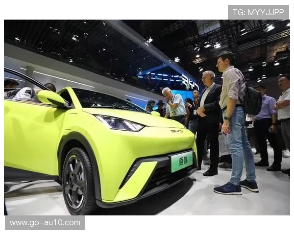 安全车退出后名次洗牌,诺里斯利用干净空气扩大优势