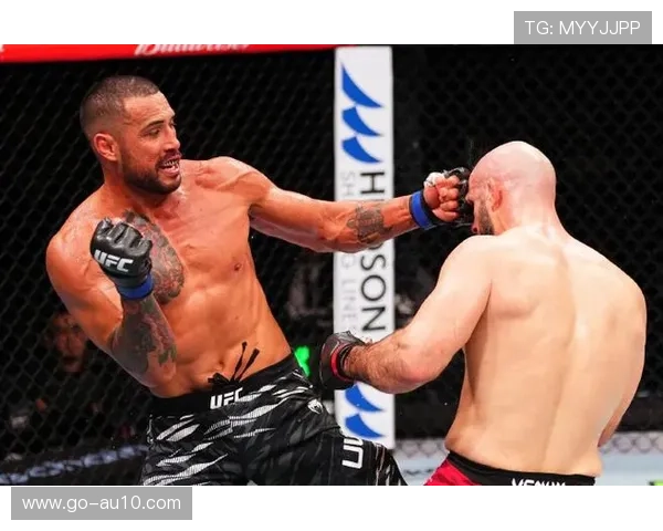卡洛斯·普拉特斯次回合KO里昂·爱德华兹，UFC322表现惊艳